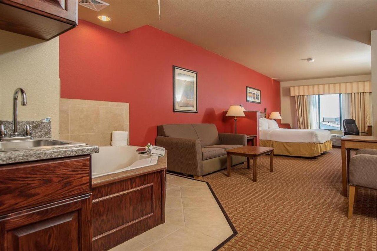 Baymont Inn & Suites By Wyndham Sturgis Dış mekan fotoğraf
