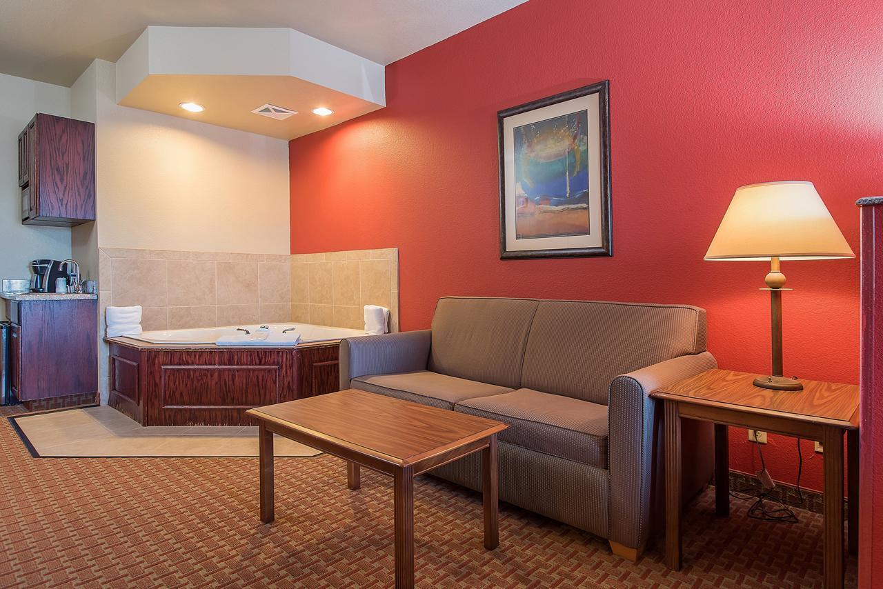 Baymont Inn & Suites By Wyndham Sturgis Dış mekan fotoğraf